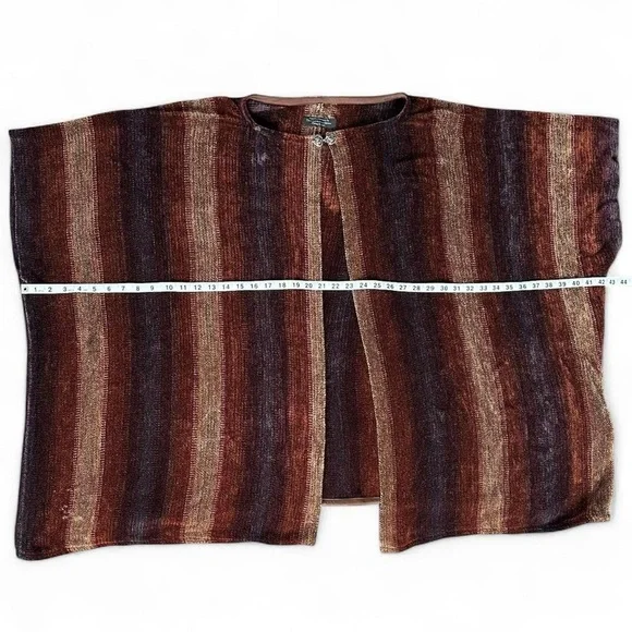 Handwoven brown chenille wrap with armholes - Picture 4 of 6